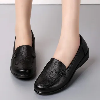 BEYARNEWomen batai Pavasario minkštas soled mama juoda vieną batų oda ne slydimui atsitiktinis patogiai vidutinio amžiaus ponios butas batai